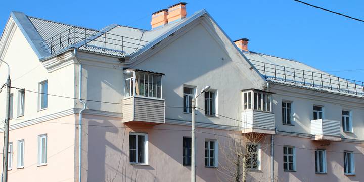 В Красноярском крае в ближайшие три года новые крыши появятся на 785 многоквартирных домах